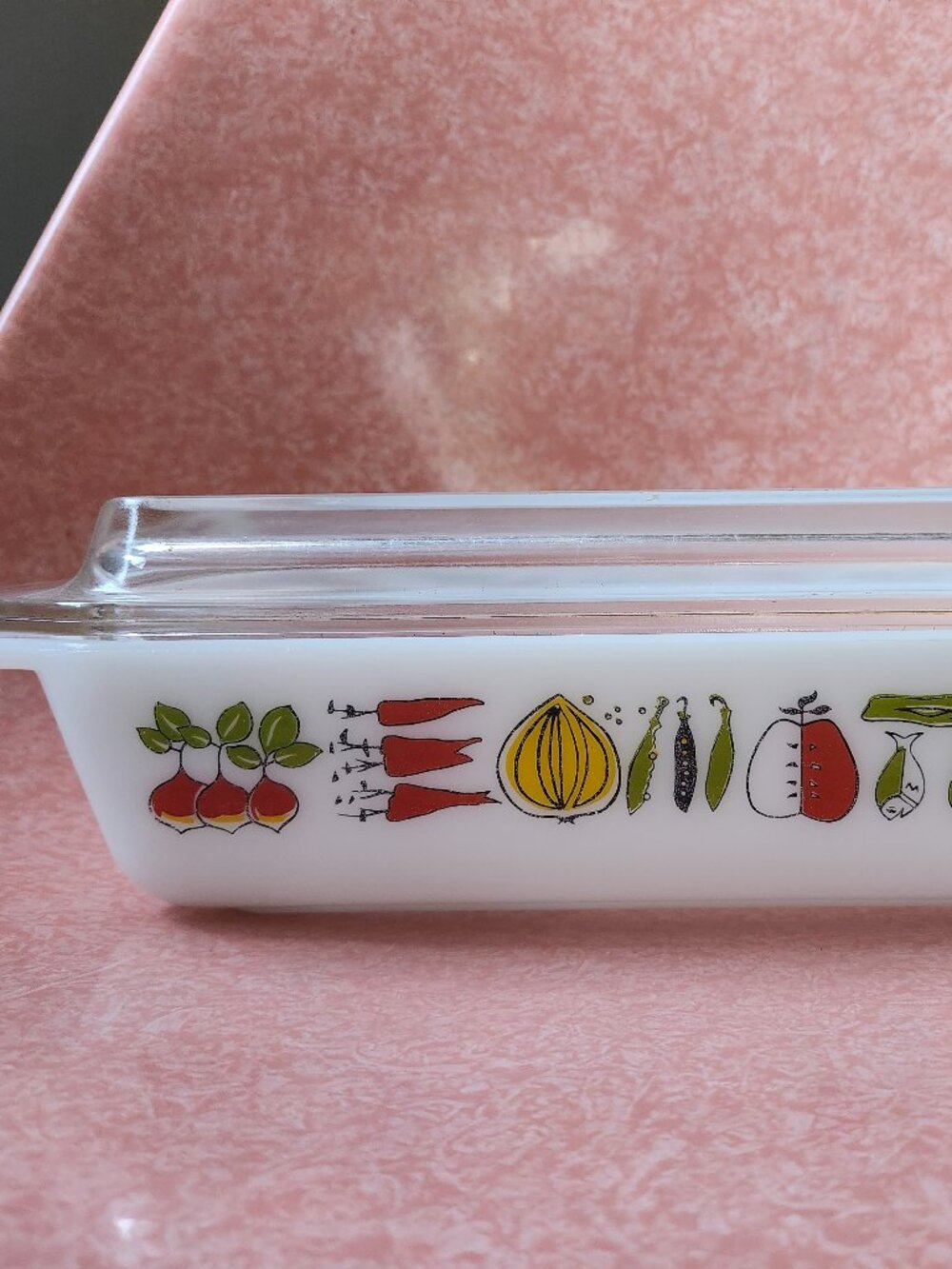 Pyrex j a j harvest vegetable casserole dish with lid